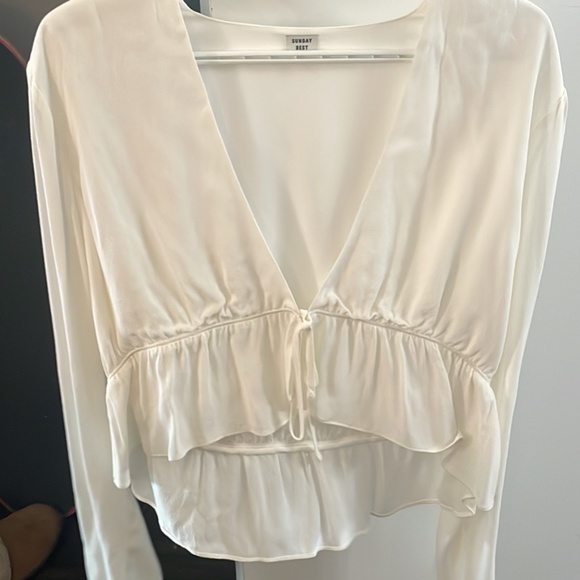 Aritzia Tops - Aritzia best Sunday front tie shirt